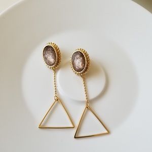 Hand-made brand new good quality gemstone earring